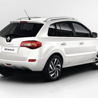 Renault Koleos: справа сзади