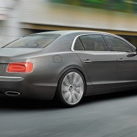 Bentley Flying Spur V12: справа сзади