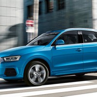 Audi Q3: спереди слева