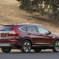 Honda CR-V 2,0: справа сзади