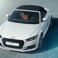 Audi TT Roadster: спереди