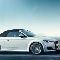 Audi TT Roadster: справа сбоку