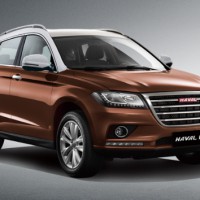 Haval H2: спереди справа