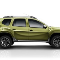 Renault Duster: справа сбоку