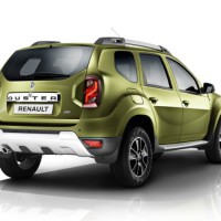 Renault Duster: справа сзади